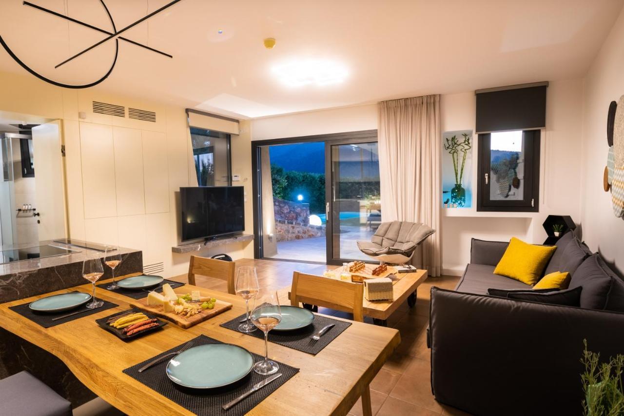 Lithari Luxury Private Pool, Mountain View Villa *