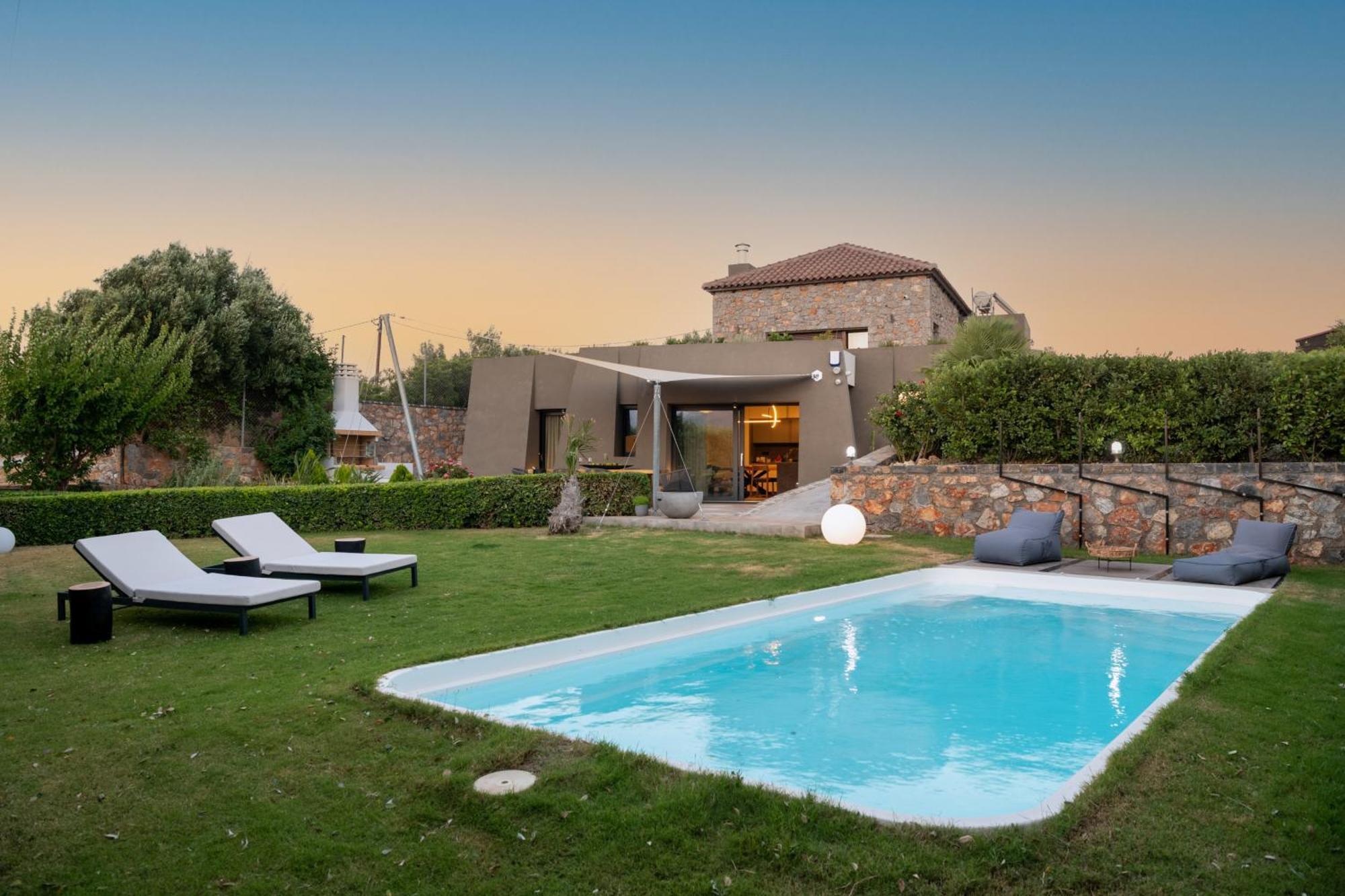 Lithari Luxury Private Pool, Mountain View Villa
